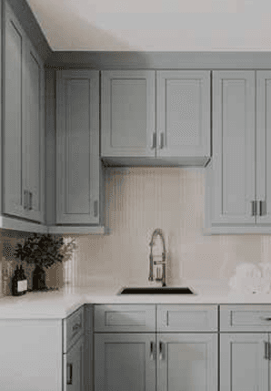 GR — Shaker Gray: ejemplo de cocina del catálogo IQ+