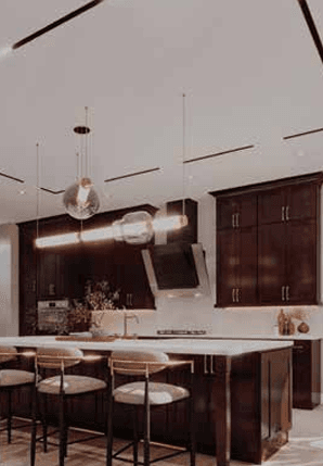 SE — Shaker Expresso cabinetry shown in an IQ+ catalog kitchen example